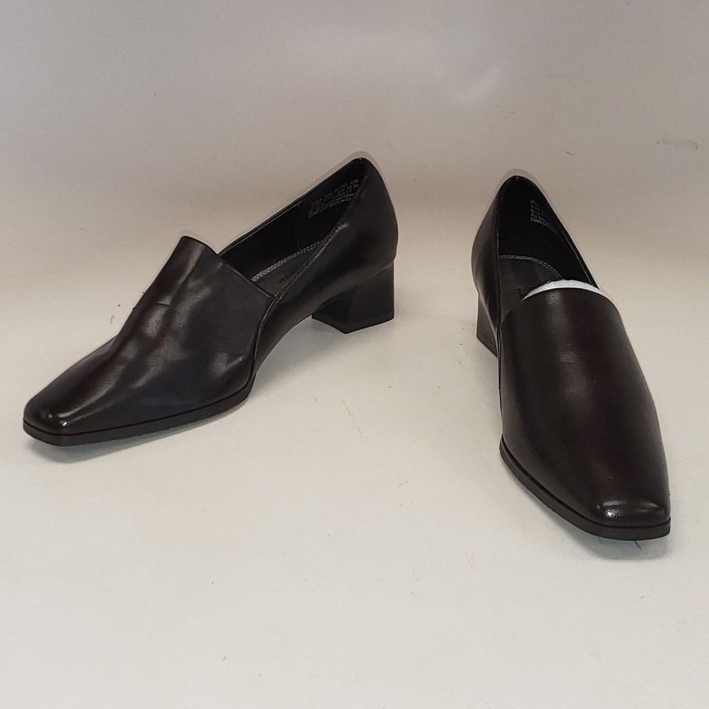 SOFT STYLE BY HUSHPUPPIES Slip On Pumps